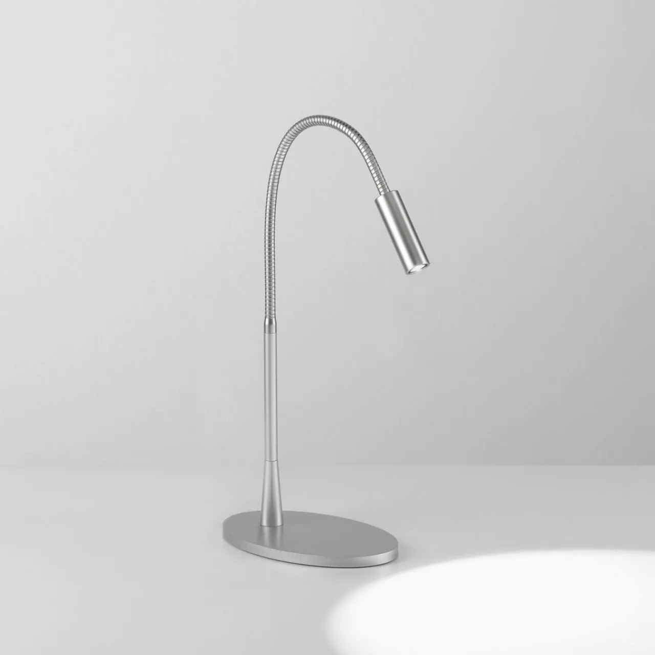 egger_zooom_lampe_table_led_bras_flexible_platine_1.webp Best Egger Zooom lampe table LED bras flexible, platine Éclairage De Bureau