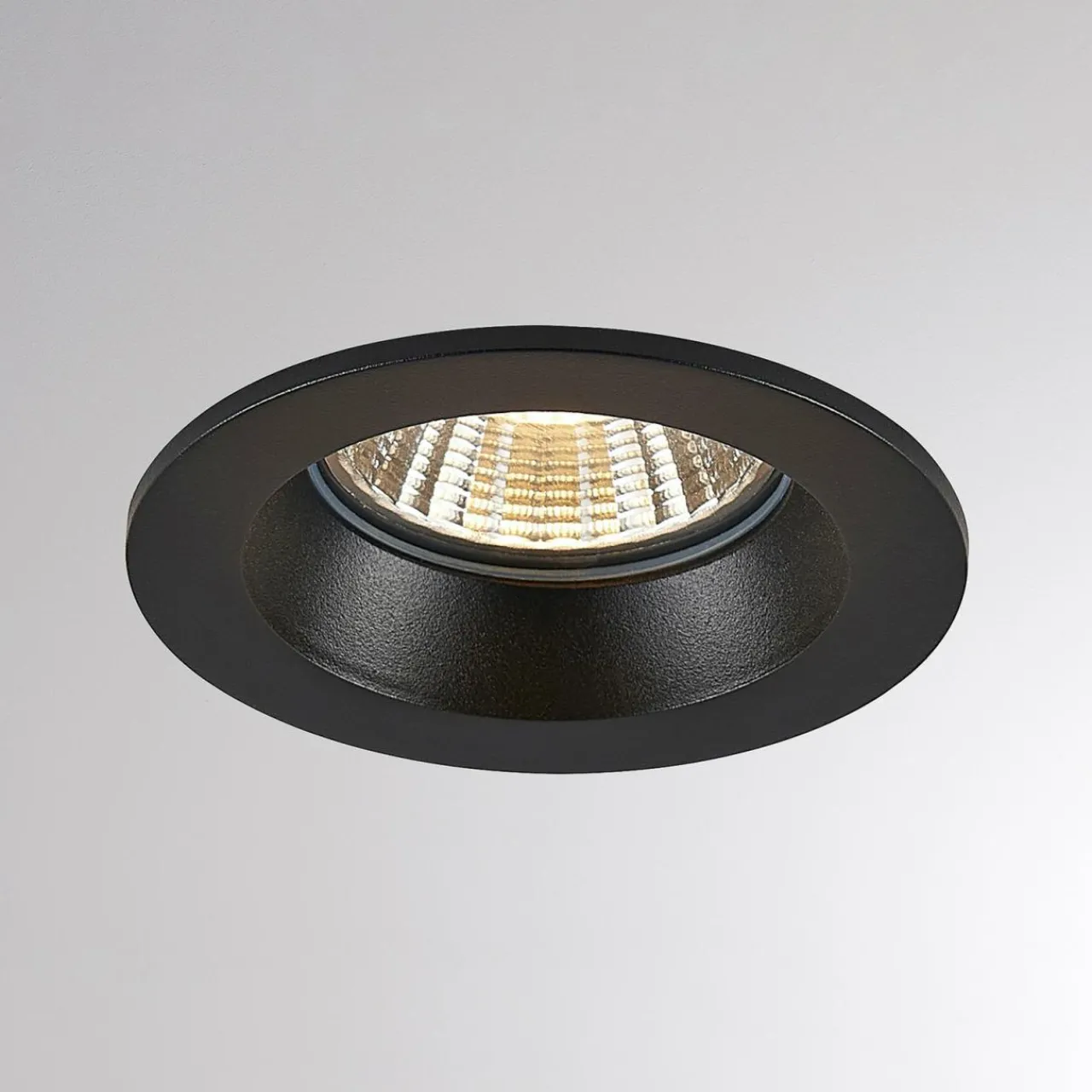 spot_encastr_chicco_round_w__k_noir_2.webp Store Spot encastré Chicco Round 7 W 30° 3 000 K noir Éclairage Extérieur Professionnel